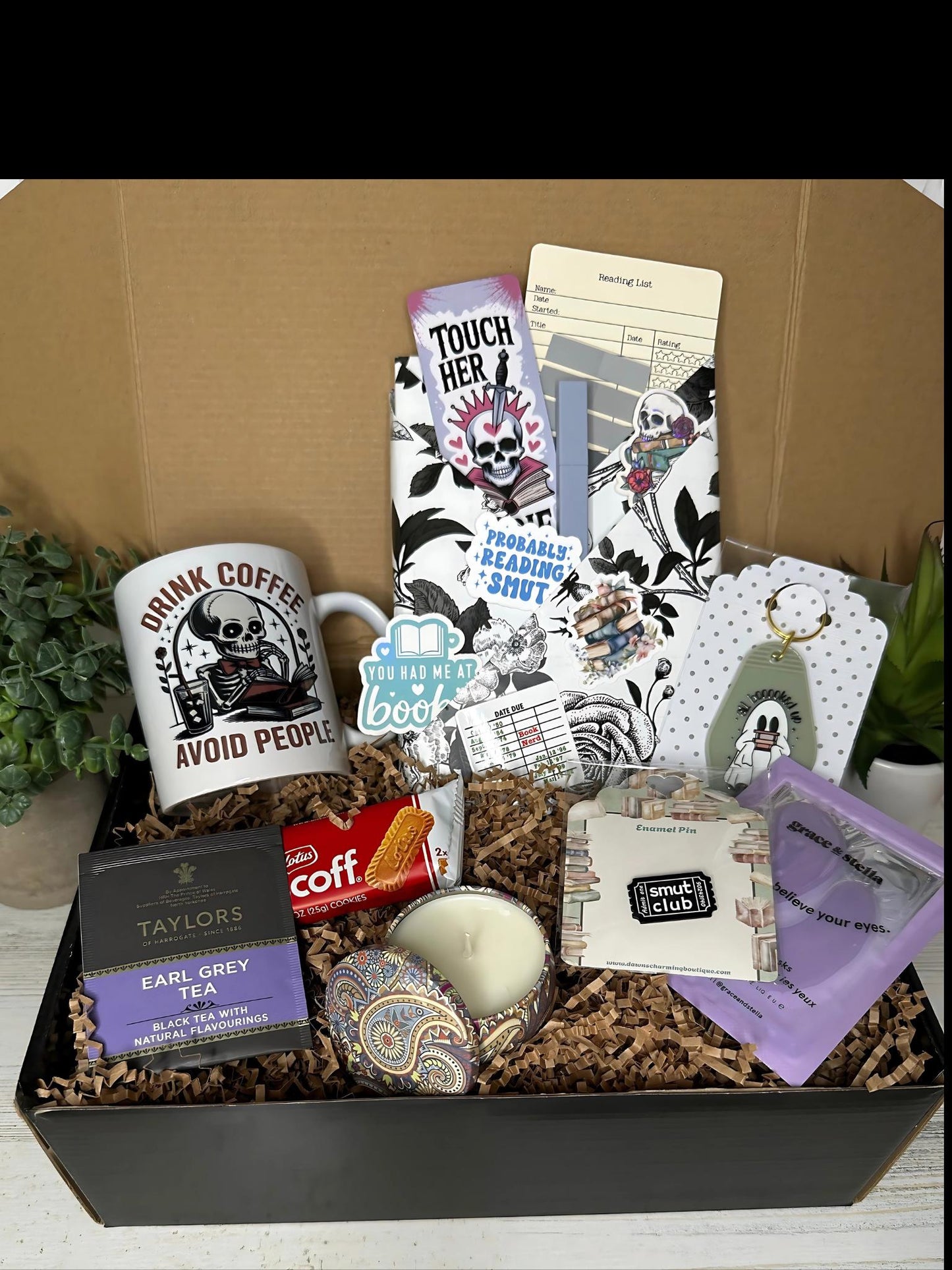 Blind Date With a Book Gift Box/Mug